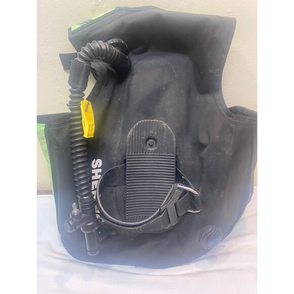 Sherwood Scuba Silhouette Vest Size Medium M - Picture 3 of 16